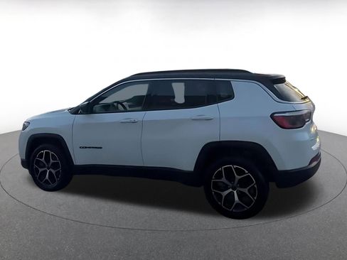 Used 2025 Jeep Compass Limited image 14