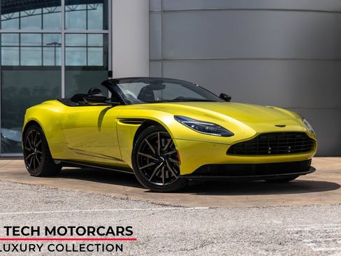 Used 2022 Aston Martin DB11 Volante RWD image 1