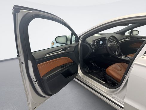 Used 2019 Ford Fusion Titanium AWD/4WD image 9