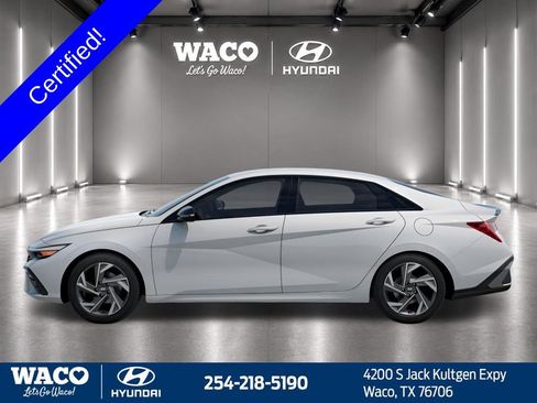 Used 2025 Hyundai Elantra Sport FWD image 4