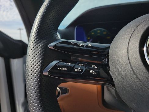 Used 2023 Mercedes-Benz E 450 Cabriolet image 29