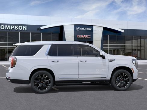 New 2026 GMC Yukon Denali w/ Sun & Power Step Package AWD/4WD image 32