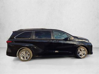 Used 2021 Toyota Sienna XSE w/ XSE Plus Package AWD/4WD video 4