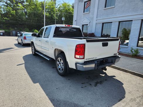 Used 2009 GMC Sierra 1500 SLT w/ White Diamond Edition RWD image 3