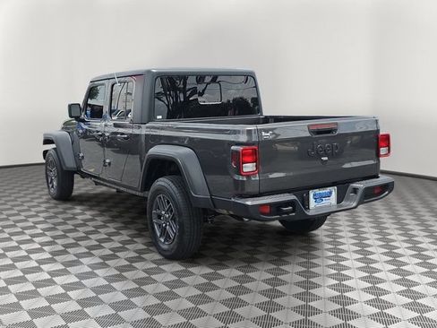 Used 2025 Jeep Gladiator Sport AWD/4WD image 4