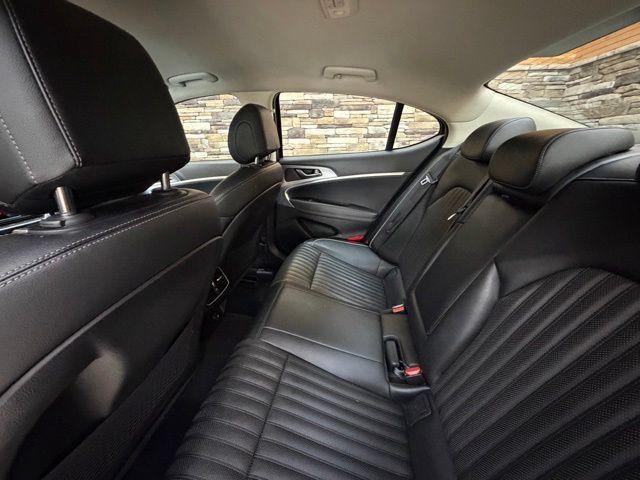 Used 2022 Genesis G70 3.3T AWD/4WD image 32
