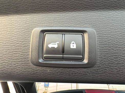 Used 2024 Mitsubishi Outlander SE image 13