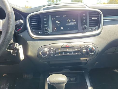 Used 2020 Kia Sorento FWD V6 image 14