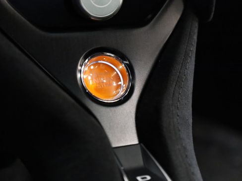 Used 2025 McLaren 750S image 28