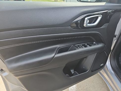 Certified 2022 Jeep Compass High Altitude AWD/4WD image 18