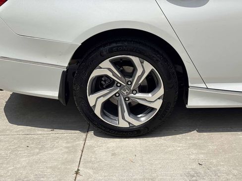 Used 2019 Honda Accord EX image 8