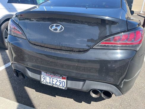 Used 2012 Hyundai Genesis 3.8 image 8