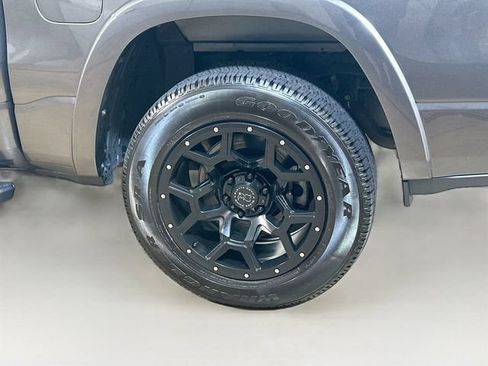Used 2022 RAM 1500 Laramie AWD/4WD image 7