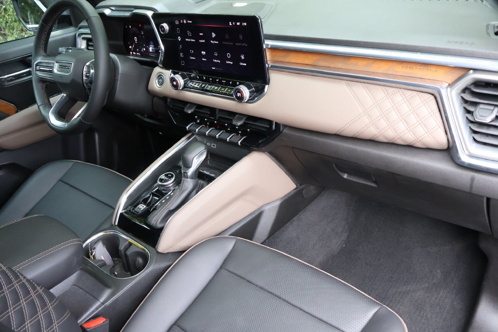 Certified 2025 GMC Canyon Denali AWD/4WD image 43