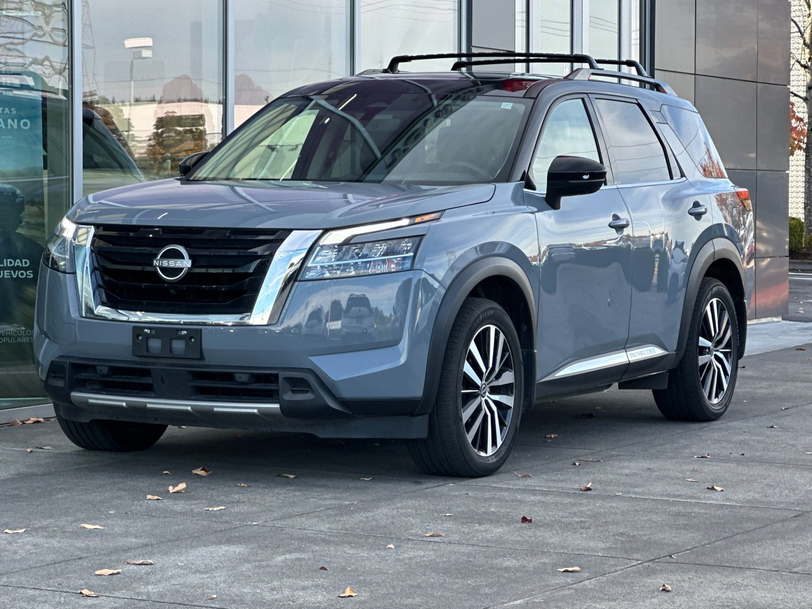 Used 2024 Nissan Pathfinder Platinum AWD/4WD image 8
