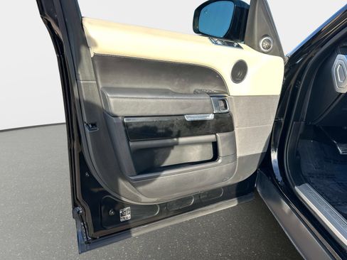 Used 2020 Land Rover Range Rover Sport HST image 16