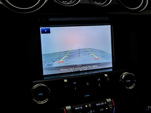 Used 2021 Ford Mustang Shelby GT500 w/ Carbon Fiber Track Pack image 73