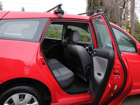 Used 2004 Toyota Matrix XR image 6