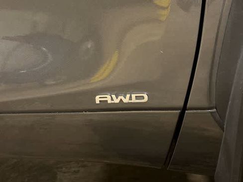 Used 2023 Toyota Highlander XLE AWD/4WD image 30