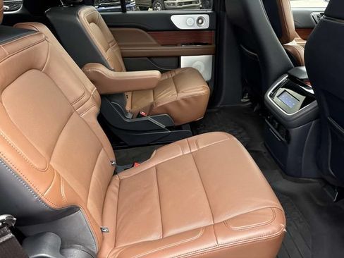 Certified 2024 Lincoln Navigator Reserve AWD/4WD image 22