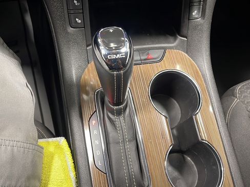 Used 2019 GMC Acadia SLE AWD/4WD image 11