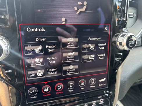 Used 2019 RAM 1500 Laramie AWD/4WD image 28