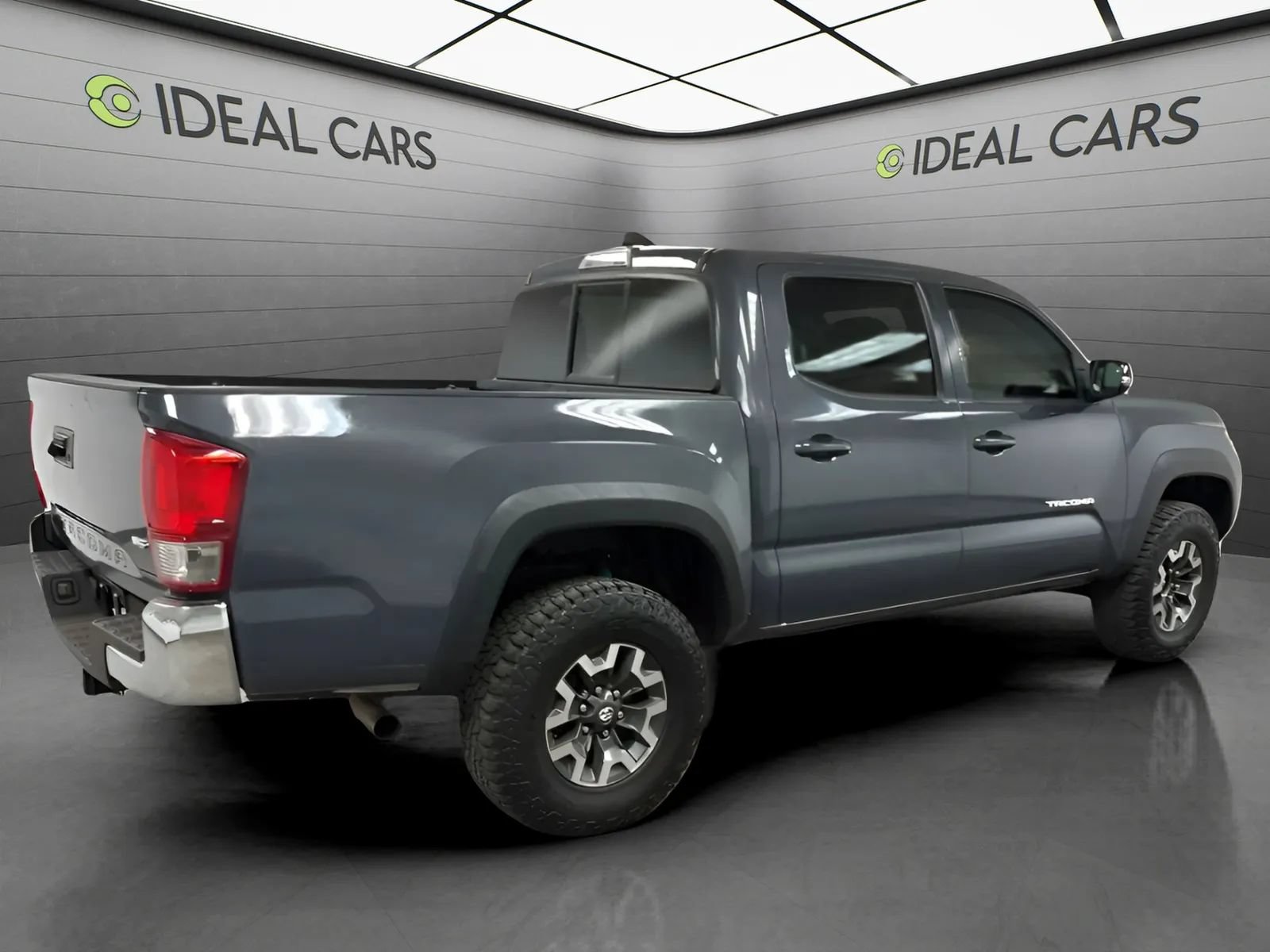 Used 2016 Toyota Tacoma TRD Off-Road w/ Towing Package RWD image 5