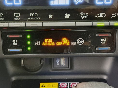 Certified 2025 Toyota RAV4 XSE w/ Premium Package AWD/4WD image 21