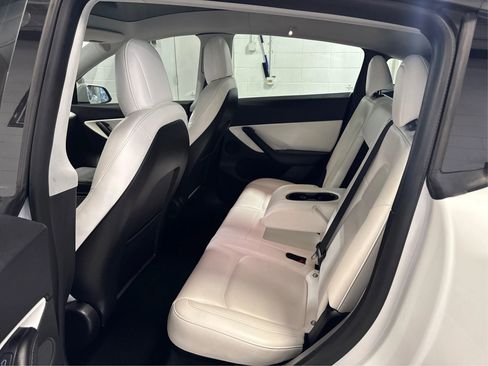 Used 2021 Tesla Model Y Long Range image 10