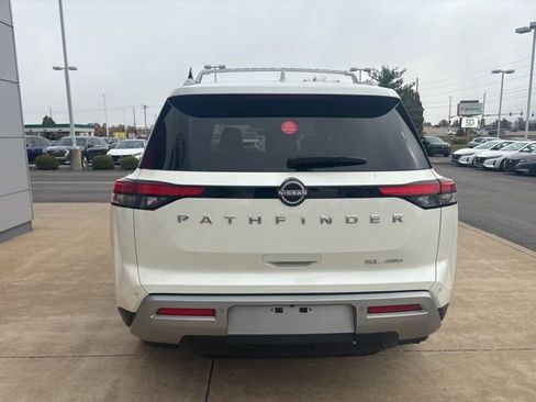 Certified 2024 Nissan Pathfinder SL image 7