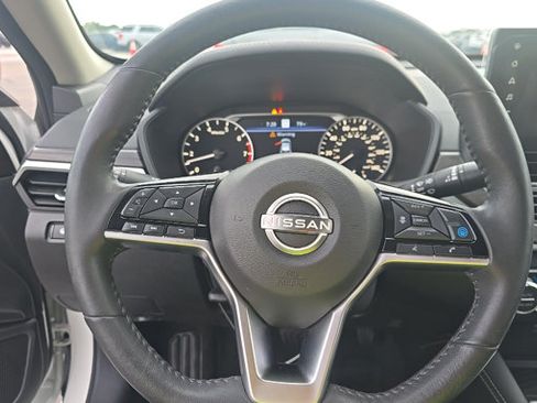 Used 2023 Nissan Altima 2.5 SL FWD image 10