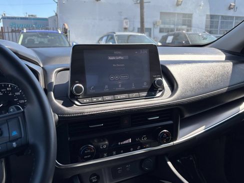 Used 2025 Nissan Rogue SV FWD image 17