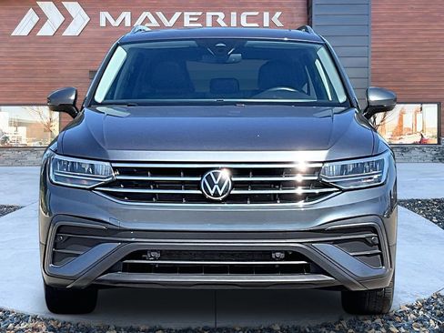 Used 2022 Volkswagen Tiguan SE AWD/4WD image 2