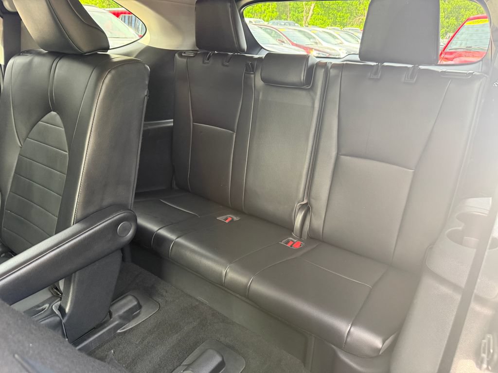 Used 2022 Toyota Highlander XLE AWD/4WD image 24