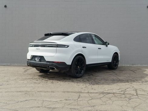 Certified 2025 Porsche Cayenne Coupe image 7