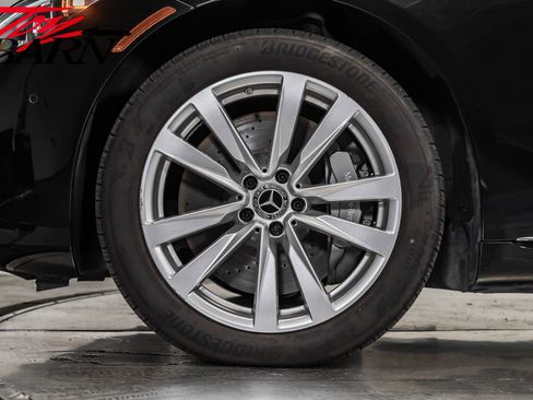 Used 2022 Mercedes-Benz S 500 4MATIC w/ 3D Technology Package image 17