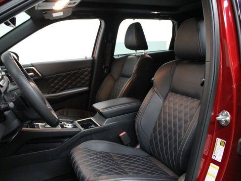 Used 2023 Mitsubishi Outlander SEL image 8