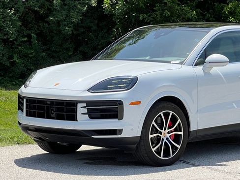 Certified 2024 Porsche Cayenne S AWD/4WD image 12