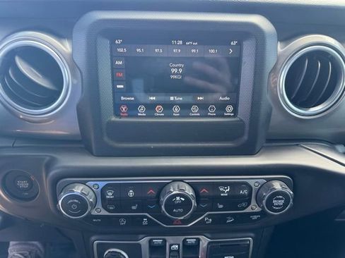 Used 2018 Jeep Wrangler Unlimited Sahara w/ Cold Weather Group AWD/4WD image 24