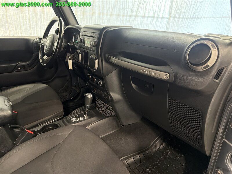 Used 2016 Jeep Wrangler Sport AWD/4WD image 5