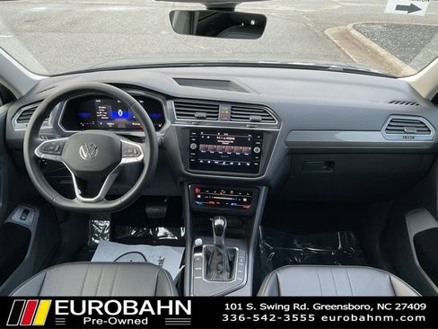 Used 2022 Volkswagen Tiguan SE image 17