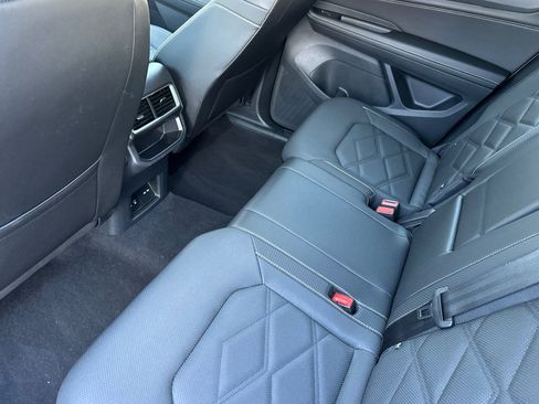 Used 2025 Volkswagen Atlas Cross Sport SE AWD/4WD image 12