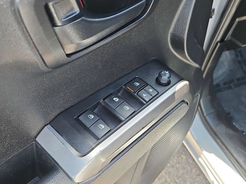 Used 2021 Toyota Tacoma SR5 w/ Trail Edition AWD/4WD image 12