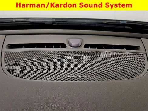 Used 2021 Volvo XC40 P8 Recharge image 29