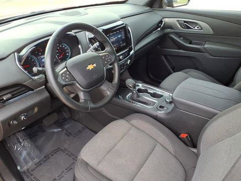 Used 2023 Chevrolet Traverse LT image 18