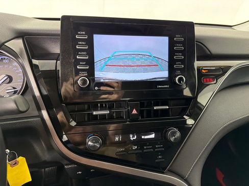 Used 2021 Toyota Camry SE image 15