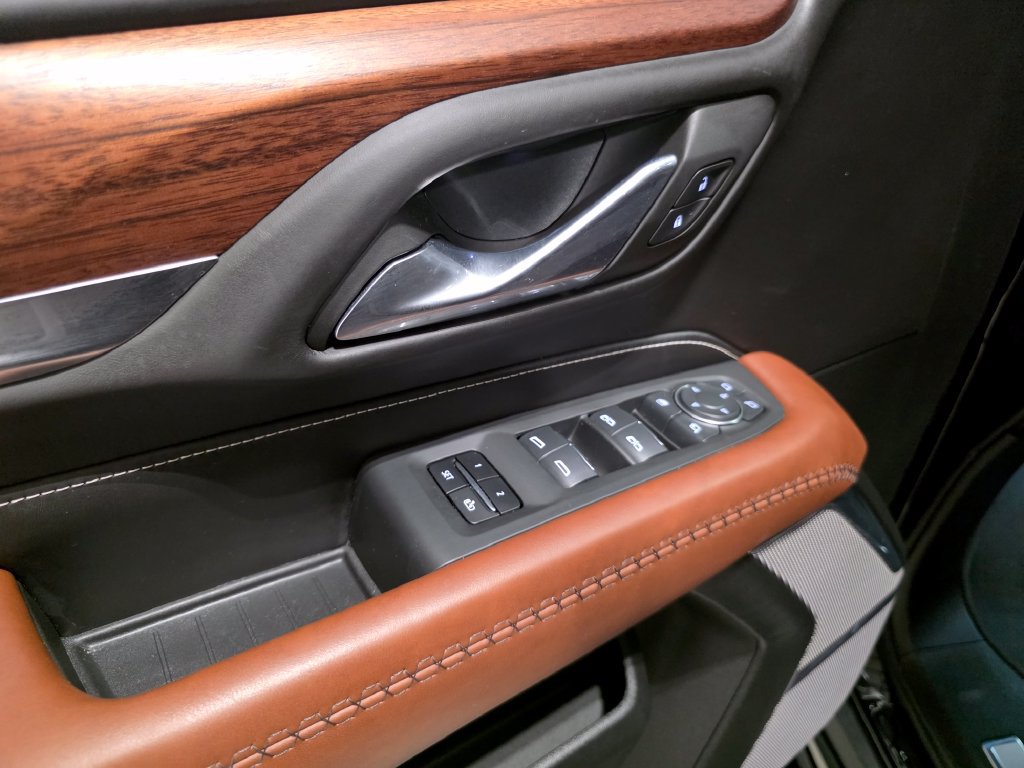 Used 2024 GMC Yukon Denali Ultimate w/ LPO, Floor Liner Package AWD/4WD image 21
