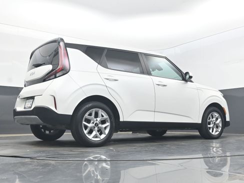 Used 2024 Kia Soul LX w/ Option Group 015 FWD image 24