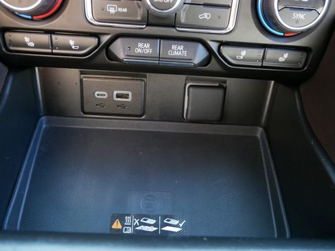 Used 2024 Chevrolet Tahoe Z71 w/ Off-Road Capability Package image 29