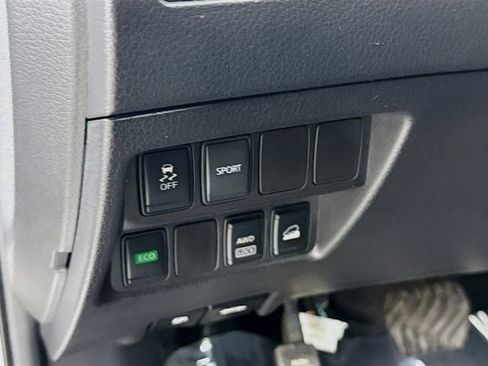 Used 2016 Nissan Rogue S AWD/4WD image 18
